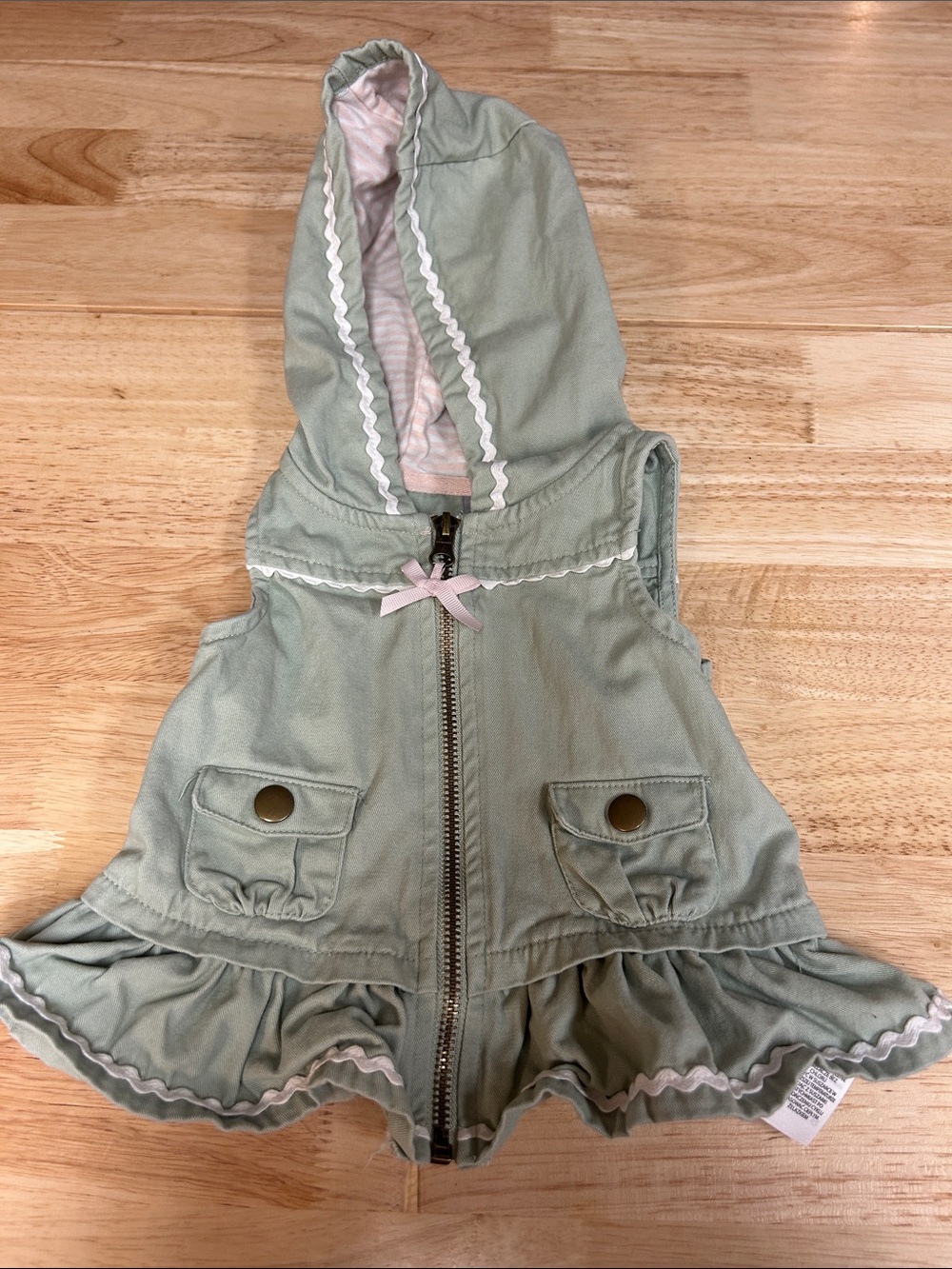 Tahari Sage Green Hooded Ruffle Skort Vest with Pink Trim